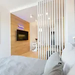 Apartamenty Centrum Wigury Parking Dostep Na Kod Blisko Galeria Lodzka, Piotrkowska, Jednorozec