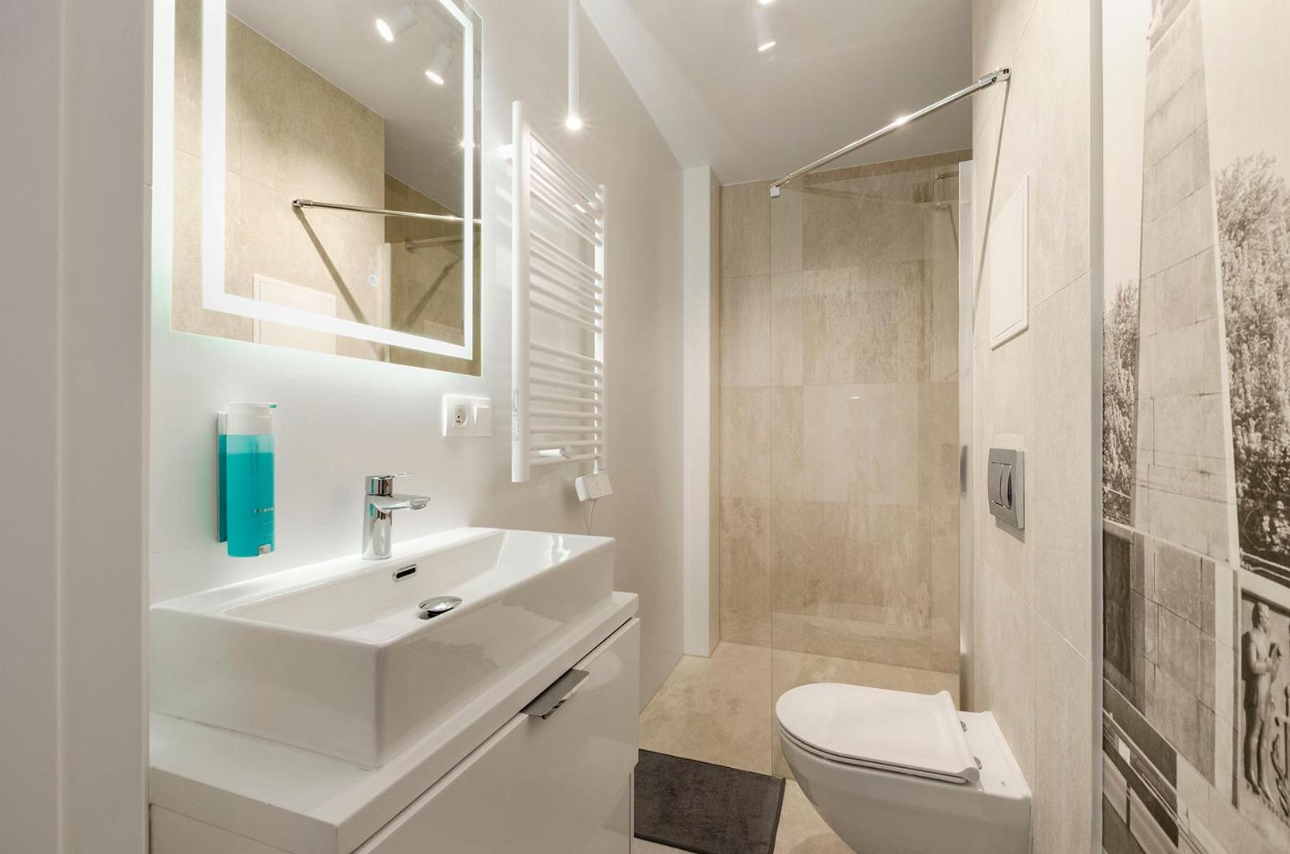 Centrum Wigury Parking Dostep Na Kod Blisko Galeria Lodzka, Piotrkowska, Jednorozec Apartament